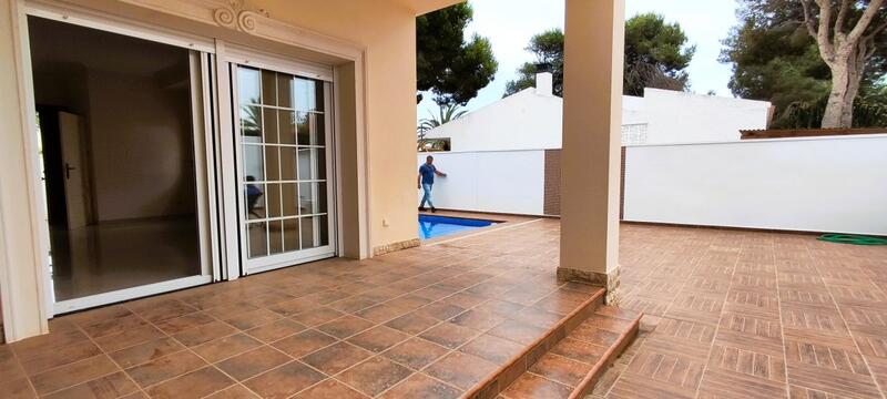 4 slaapkamer Villa Te koop