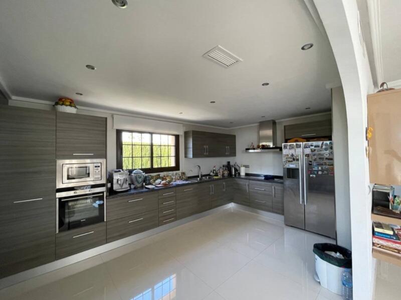 4 slaapkamer Villa Te koop