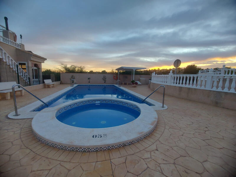 3 Cuarto Villa en venta