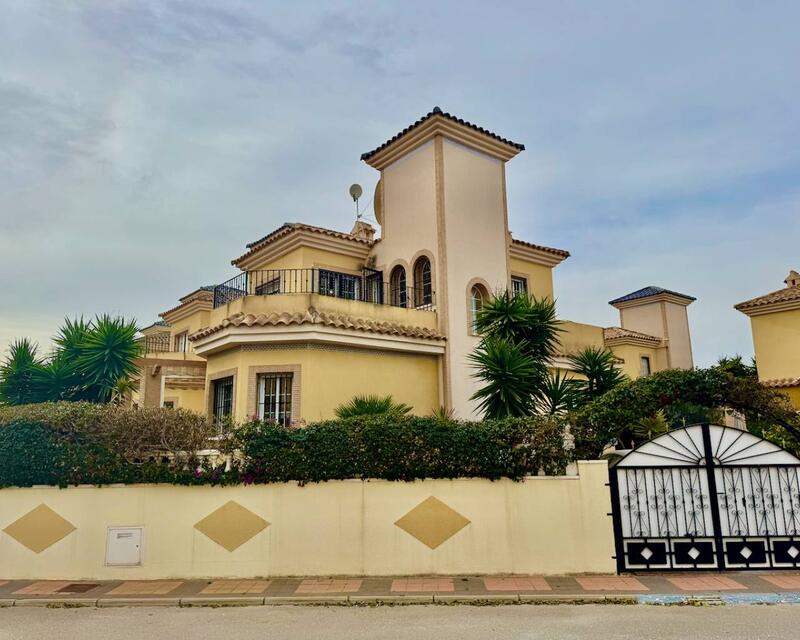 вилла продается в Ciudad Quesada, Alicante