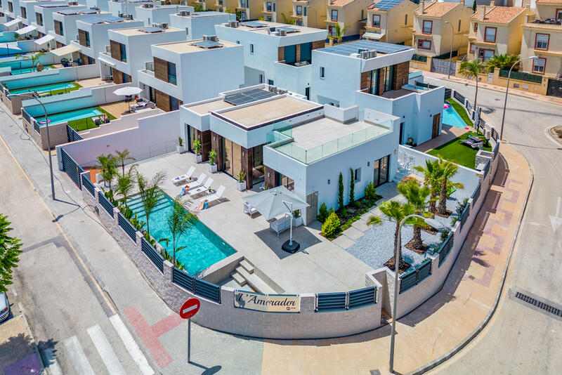 4 Cuarto Villa en venta