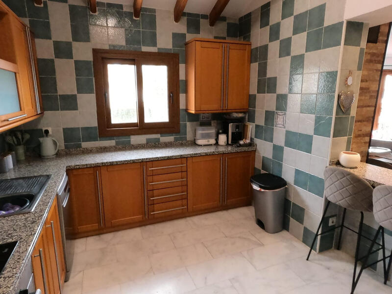 4 спальная комната вилла продается