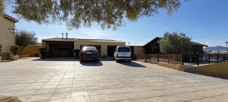 4 bedroom Country House for sale