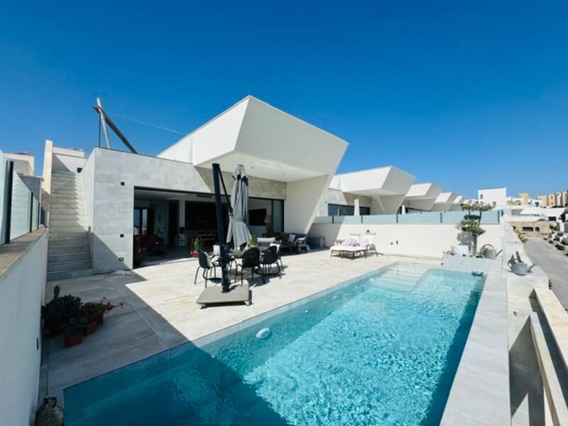 3 bedroom Villa for sale