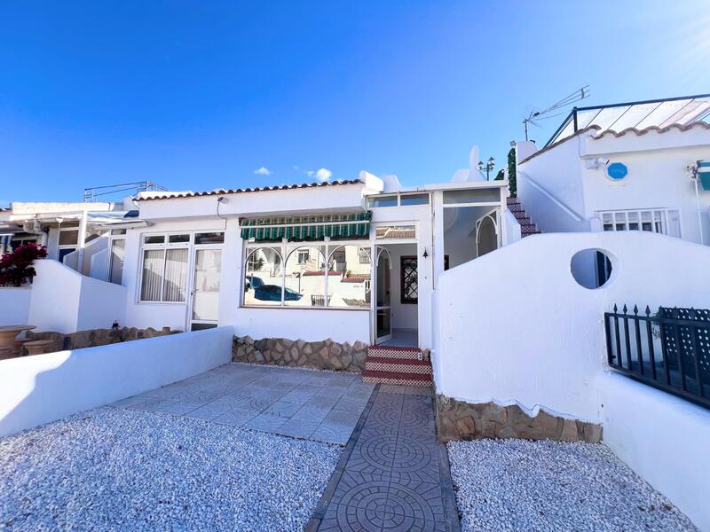 2 bedroom Townhouse for sale