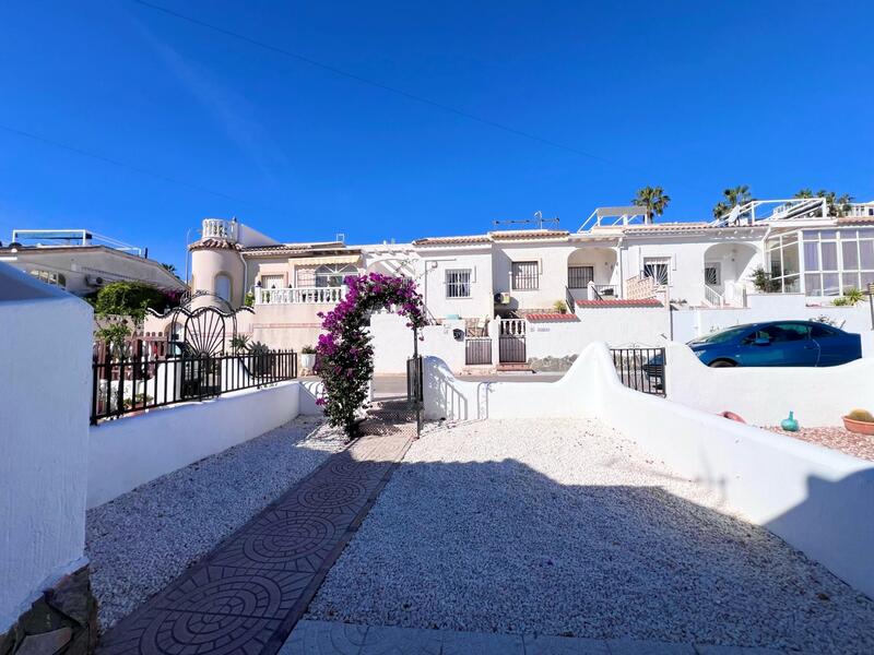 2 bedroom Townhouse for sale