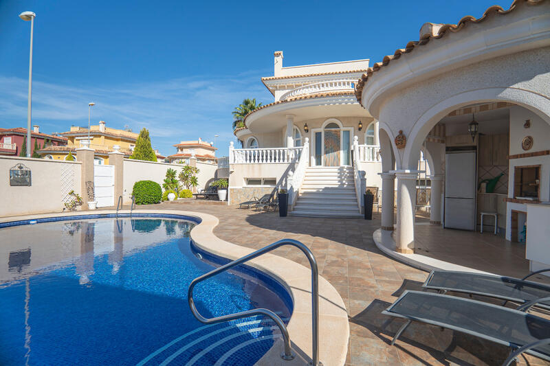 5 soverom Villa til salgs