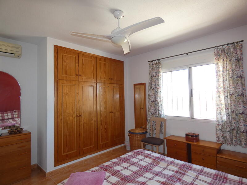 3 slaapkamer Gezinswoning Te koop