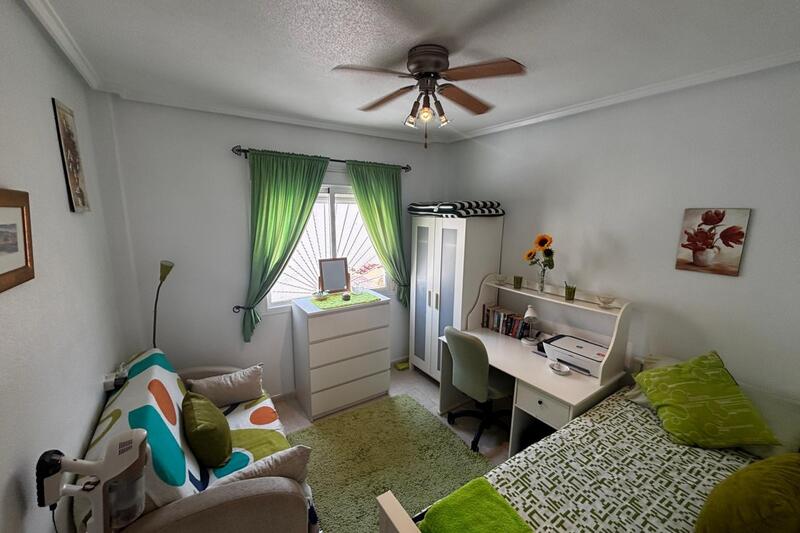3 slaapkamer Gezinswoning Te koop