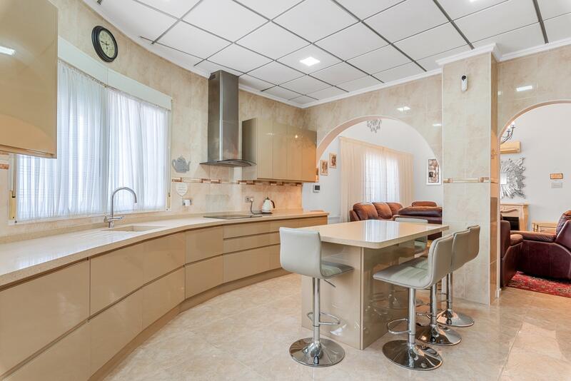 7 bedroom Villa for sale