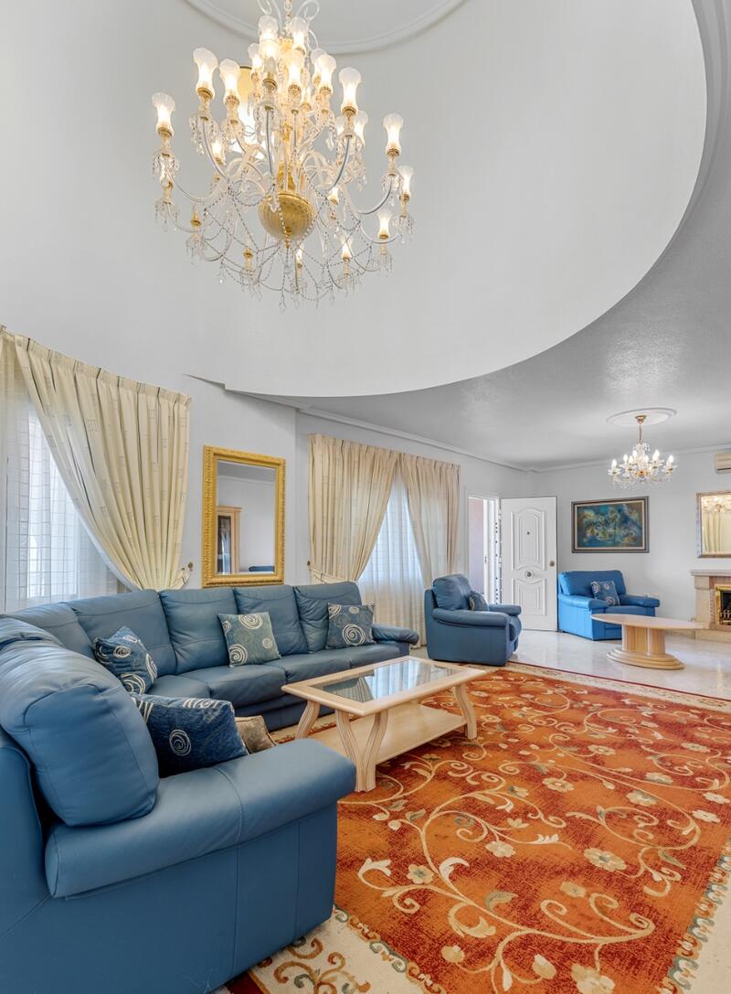 7 bedroom Villa for sale