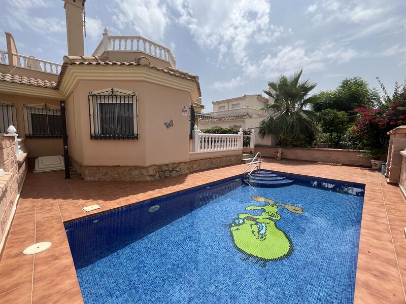 2 Cuarto Villa en venta
