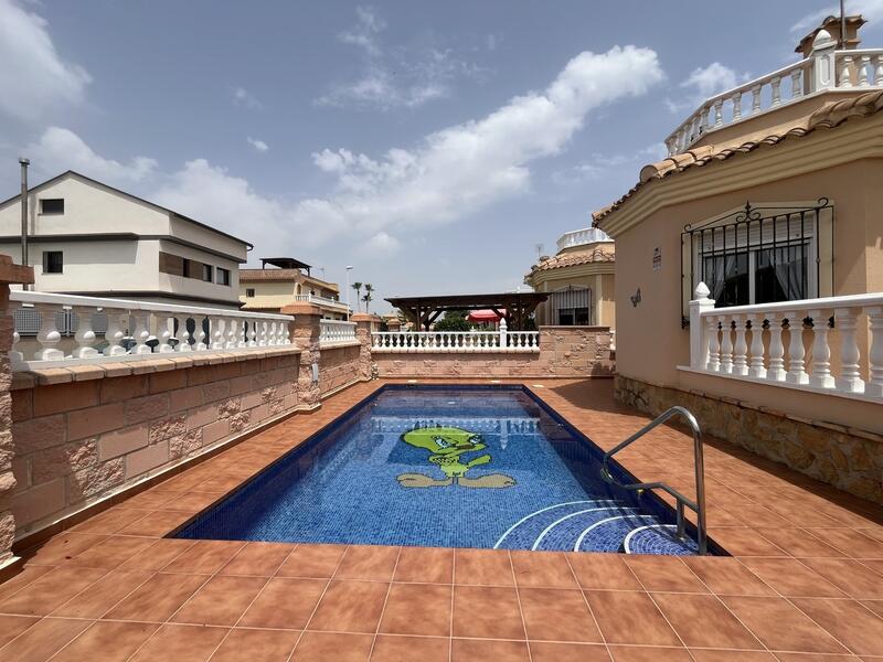 2 Cuarto Villa en venta