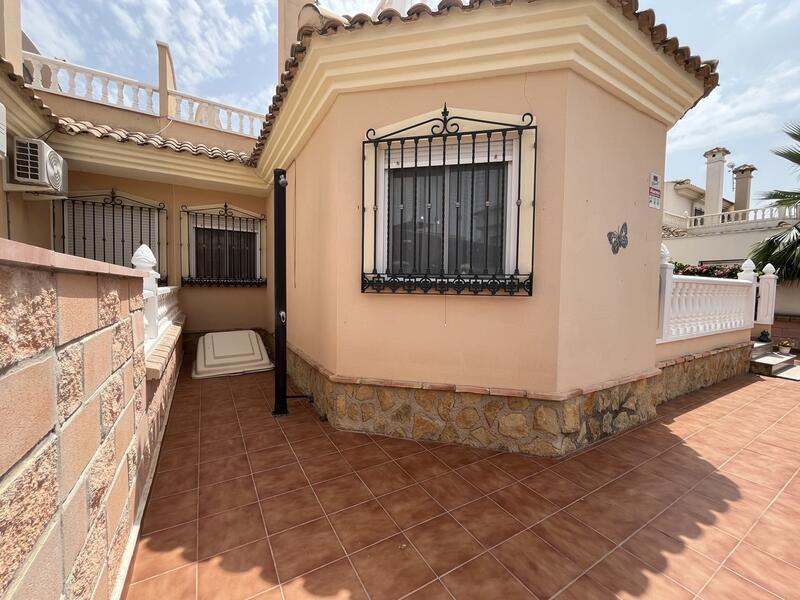 2 Cuarto Villa en venta