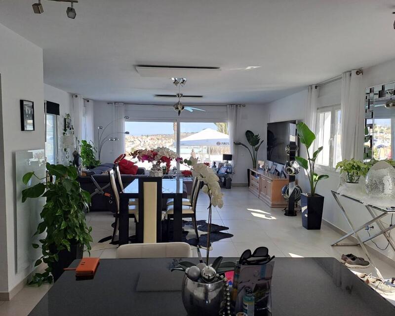 6 Cuarto Villa en venta