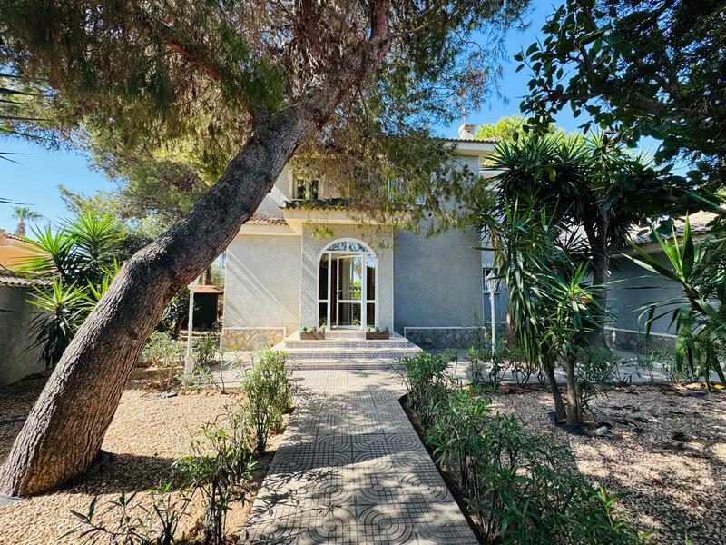 5 bedroom Villa for sale