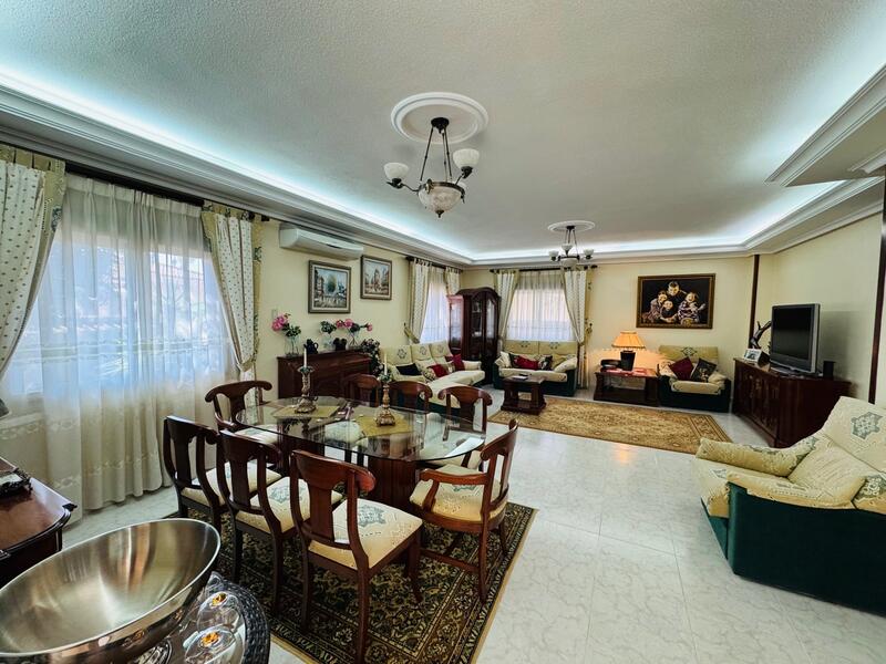 5 bedroom Villa for sale