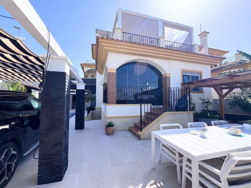 4 Cuarto Villa en venta