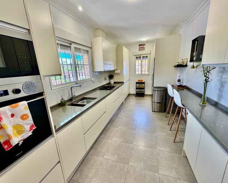 3 slaapkamer Landhuis Te koop