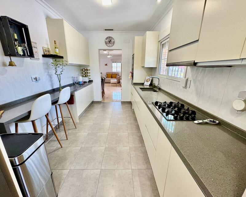 3 slaapkamer Landhuis Te koop