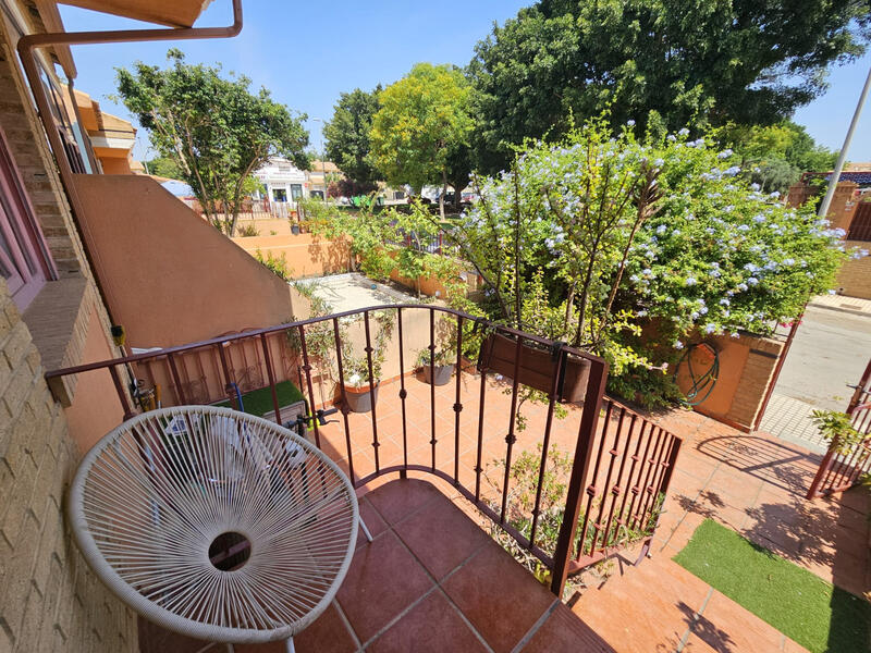 4 bedroom Townhouse for sale