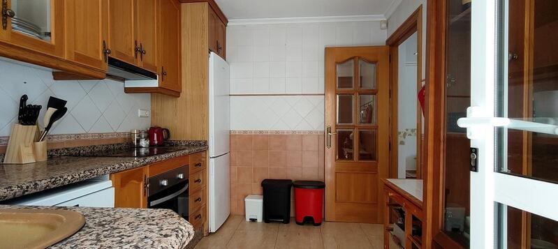 4 bedroom Townhouse for sale