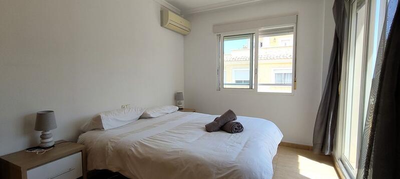 4 bedroom Townhouse for sale