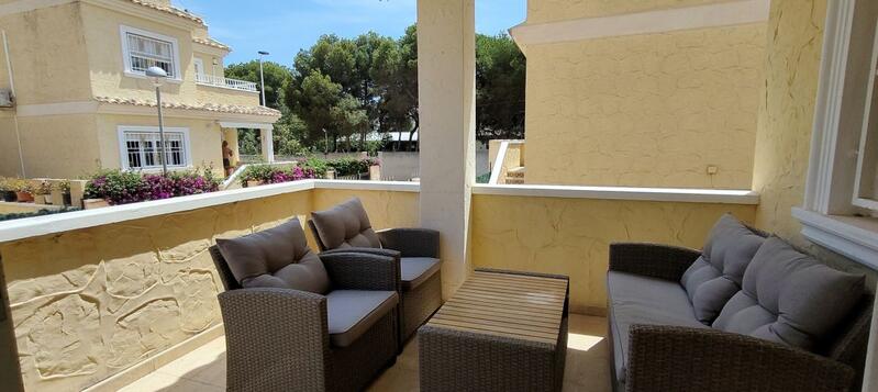 4 bedroom Townhouse for sale