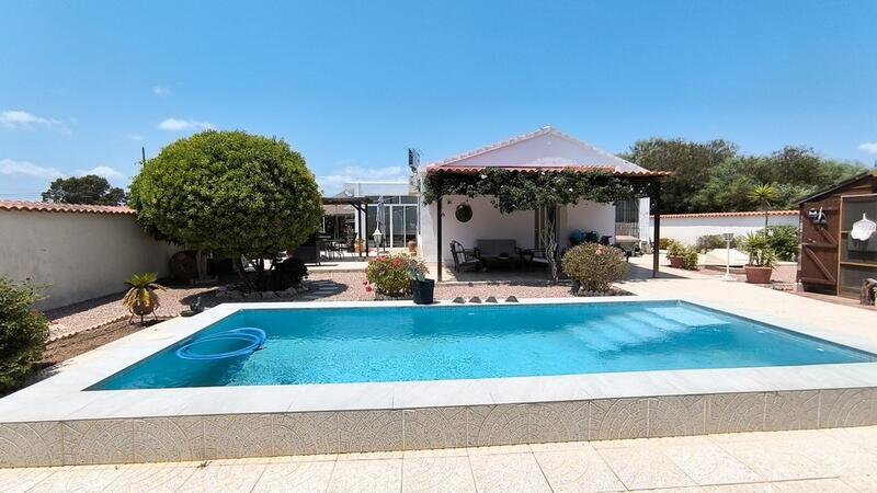 Villa zu verkaufen in La Marina, Alicante