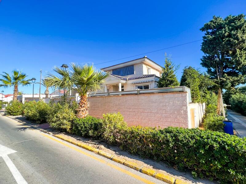 5 slaapkamer Villa Te koop