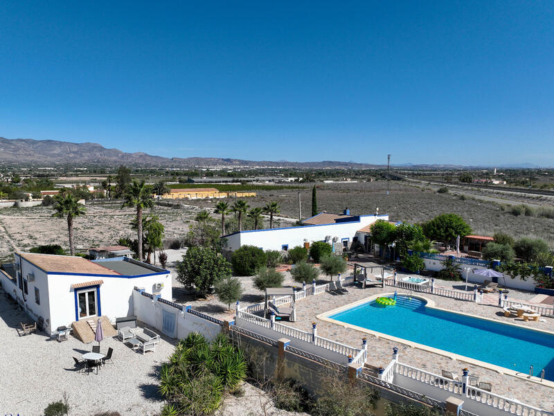 6 bedroom Country House for sale