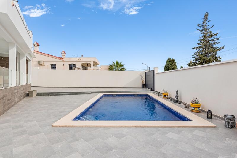 3 Cuarto Villa en venta