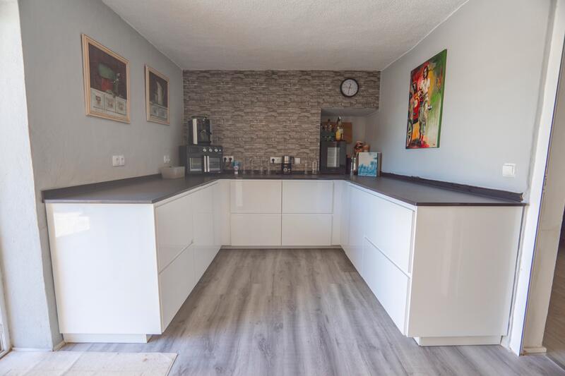 6 bedroom Country House for sale