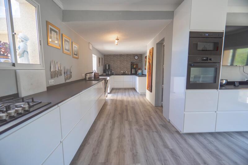 6 bedroom Country House for sale