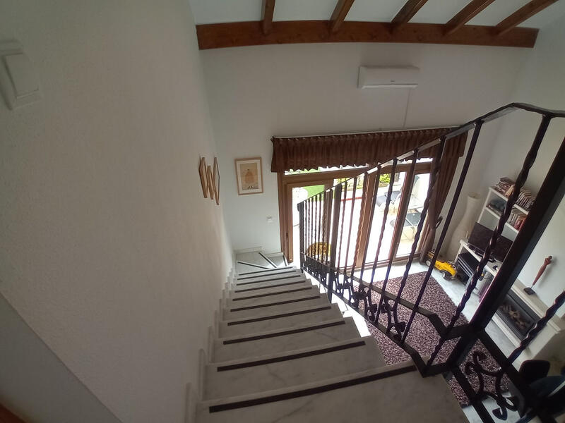 3 slaapkamer Gezinswoning Te koop