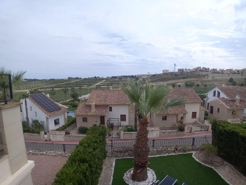 3 slaapkamer Gezinswoning Te koop