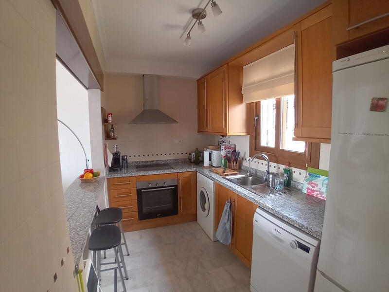 3 slaapkamer Gezinswoning Te koop