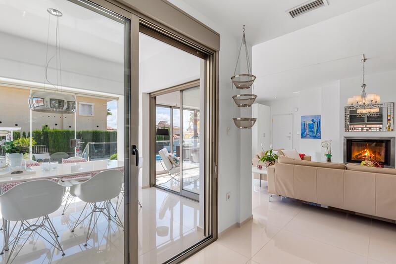 4 Cuarto Villa en venta