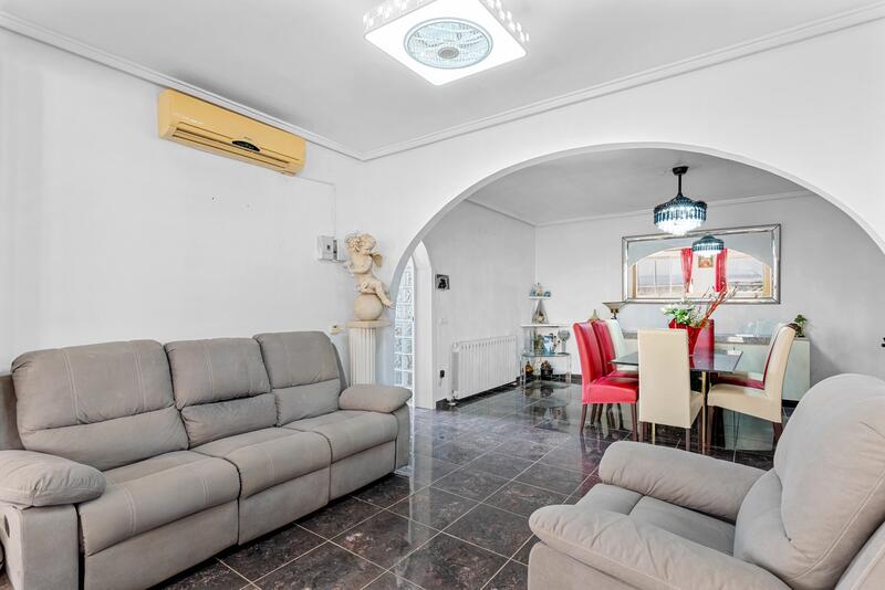 4 Cuarto Villa en venta