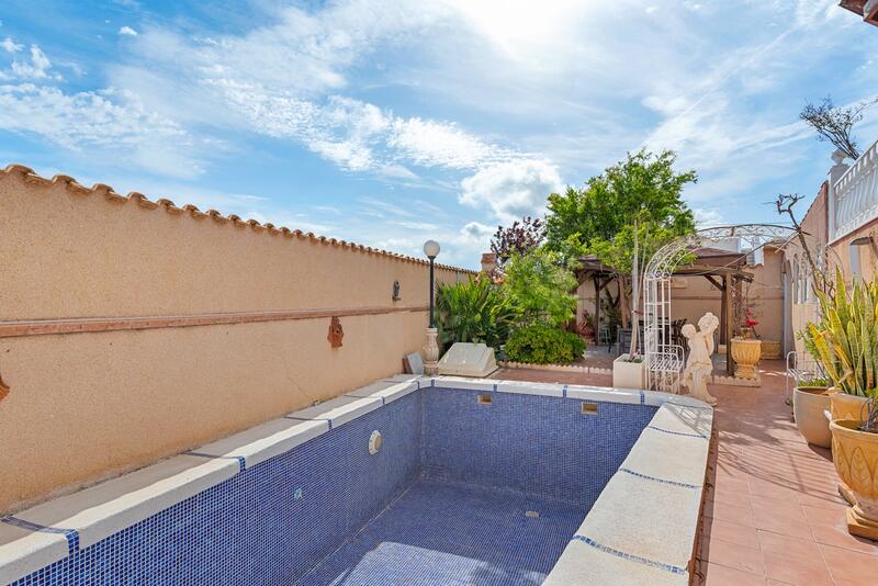 4 Cuarto Villa en venta