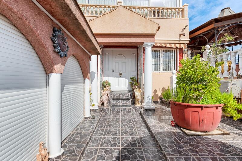 4 Cuarto Villa en venta