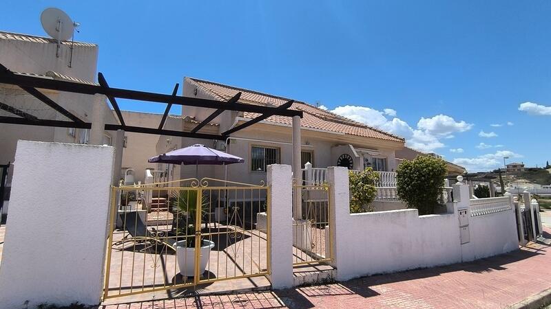 Villa for sale in Ciudad Quesada, Alicante