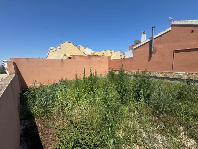 Landa till salu i Daya Nueva, Alicante