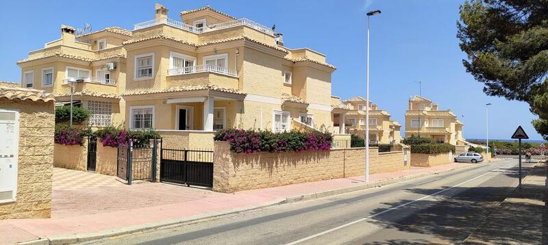 Adosado en venta en Punta Prima, Alicante