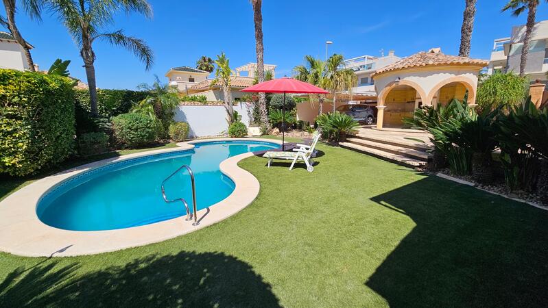 4 Cuarto Villa en venta