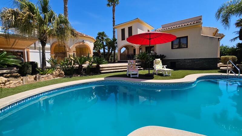 4 Cuarto Villa en venta