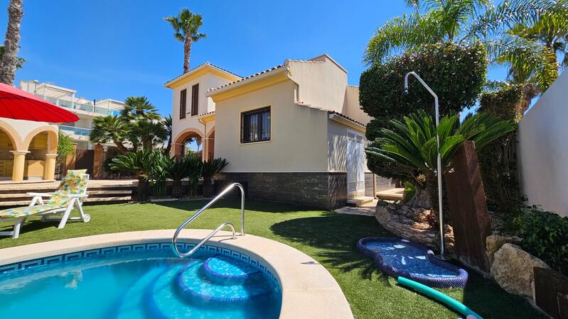 4 Cuarto Villa en venta