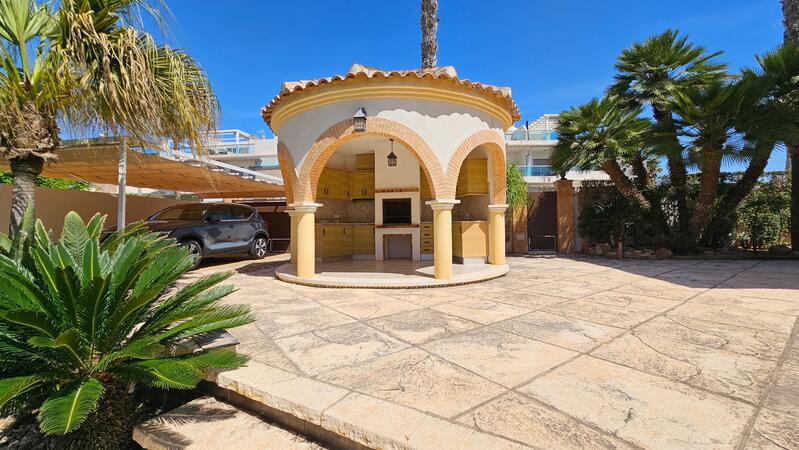 4 Cuarto Villa en venta
