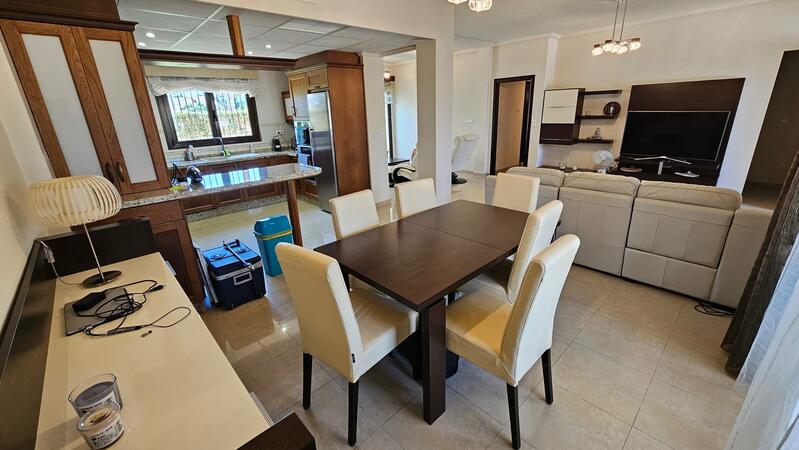 4 Cuarto Villa en venta