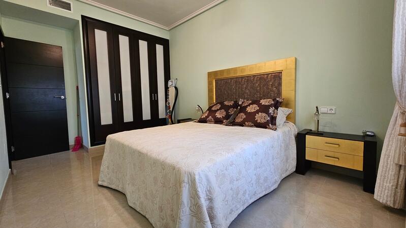 4 Cuarto Villa en venta